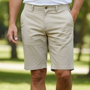 Tori Richard -Men's Off-white Bermuda Shorts, 40" Waist 11"For Inseam, Excellent